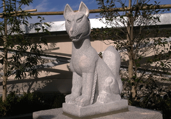 イノネ ＞＞ 狐石像販売と設置、狛犬石像販売と設置